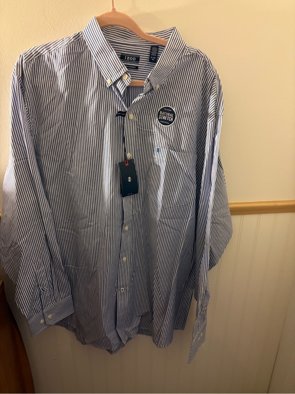 NWT IZOD Men’s XL Blue White Stripe Natural Stretch Button Down Shirt